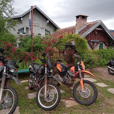 Gračac Apartment Ada Bed & Breakfast מראה חיצוני תמונה