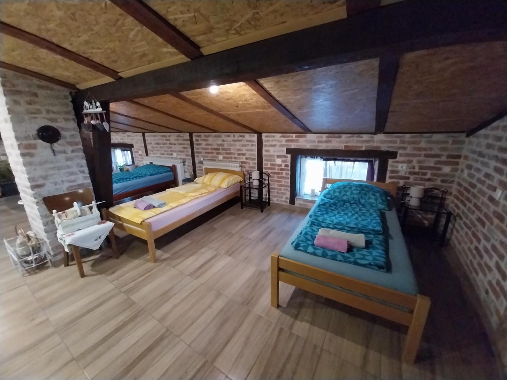 Gračac Apartment Ada Bed & Breakfast מראה חיצוני תמונה
