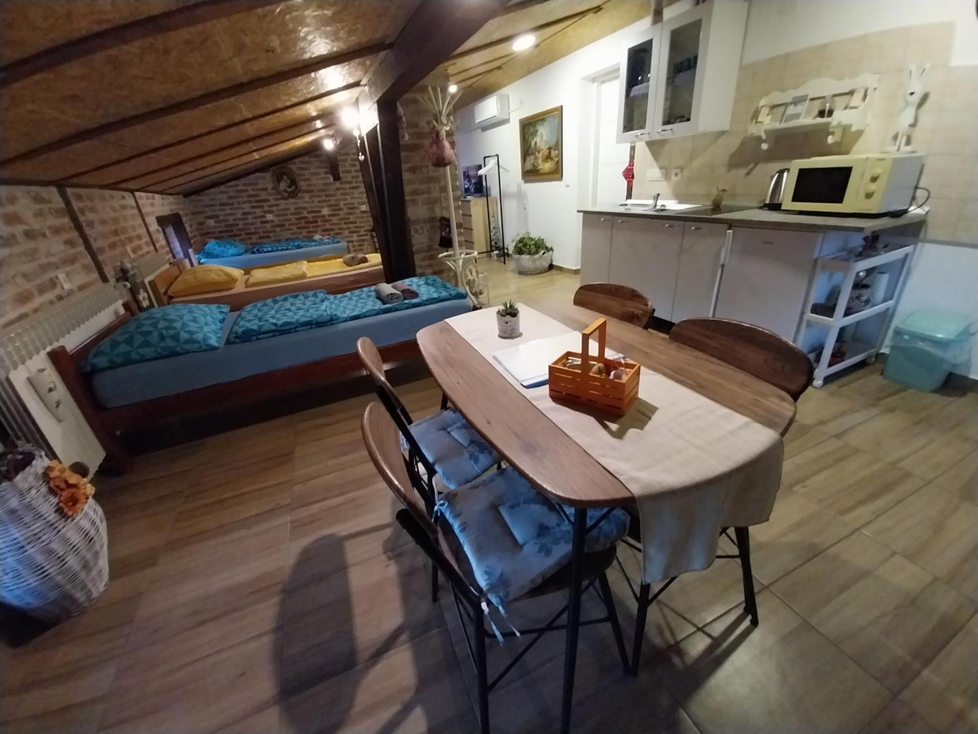 Gračac Apartment Ada Bed & Breakfast מראה חיצוני תמונה