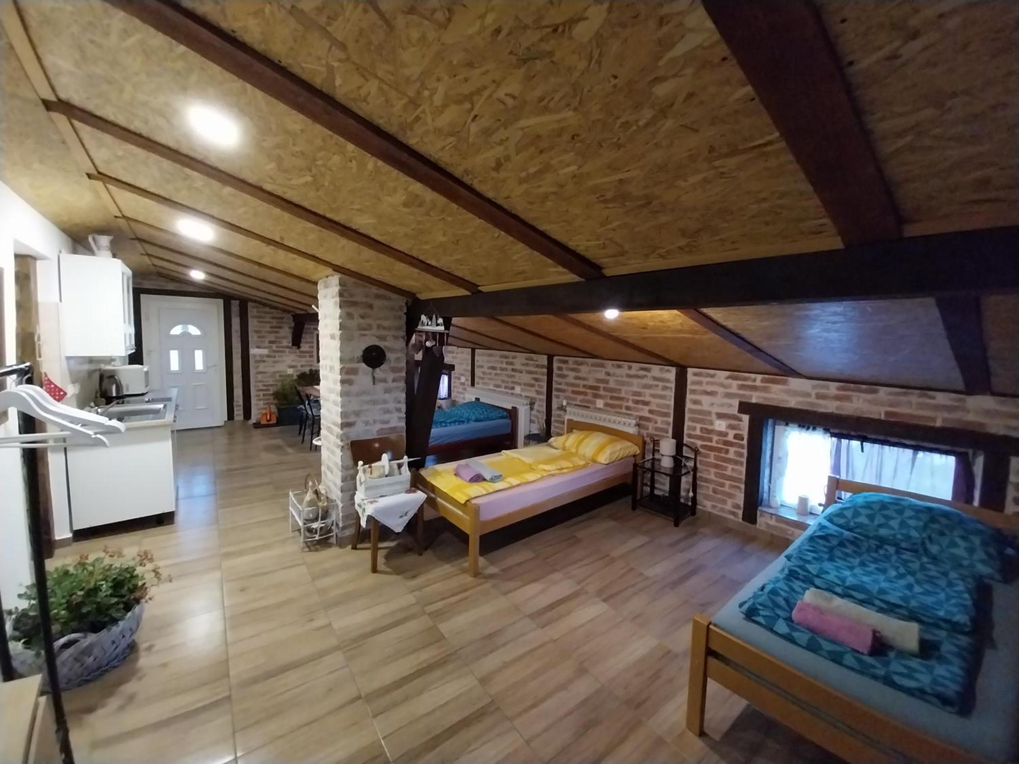 Gračac Apartment Ada Bed & Breakfast מראה חיצוני תמונה