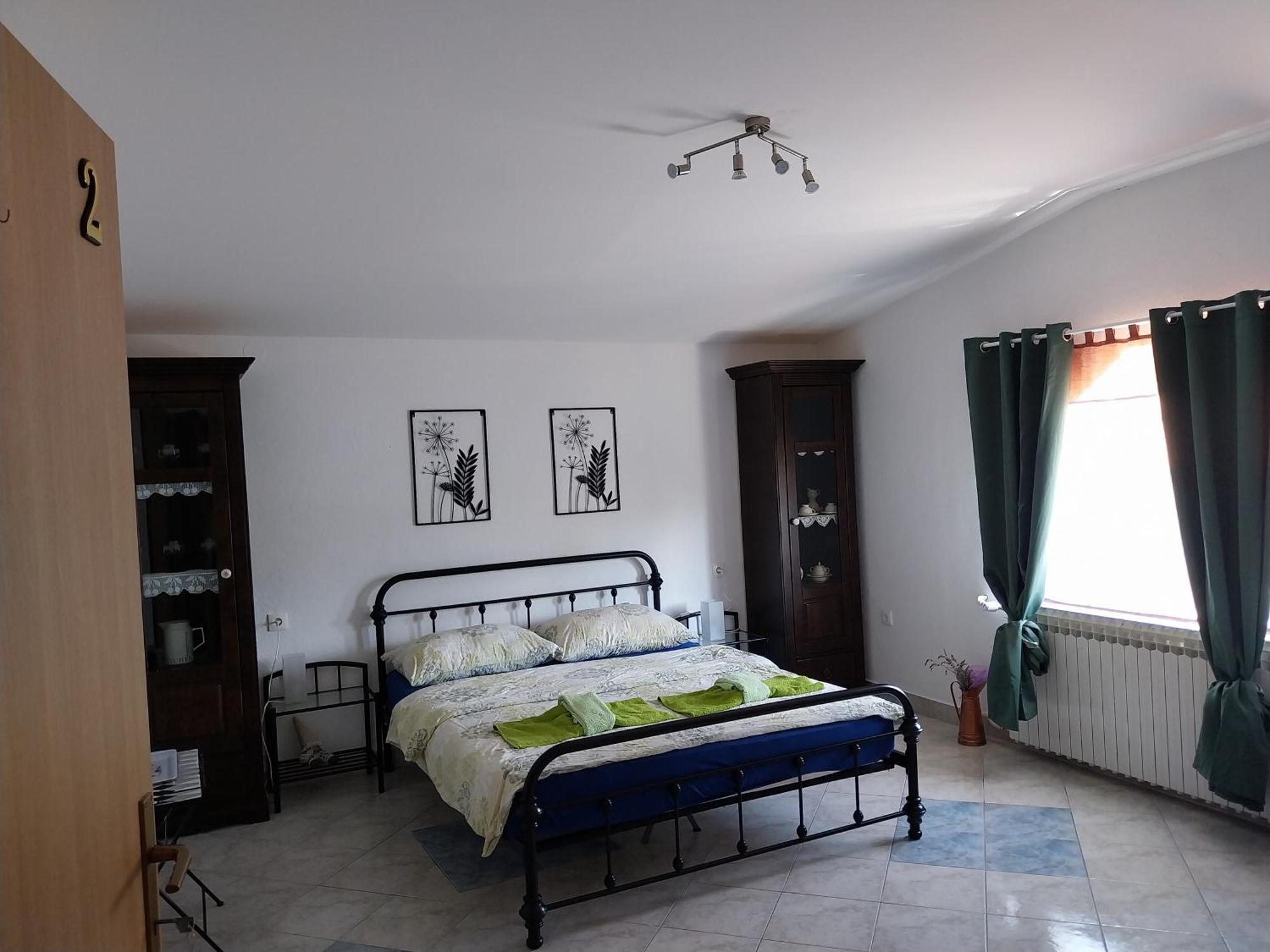 Gračac Apartment Ada Bed & Breakfast חדר תמונה